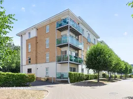 Highbury Drive, Leatherhead photo
