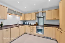 Highbury Drive, Leatherhead