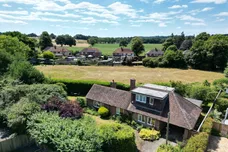 Lovers Lane, Farnham, GU10 photo 1