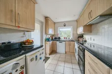 Lovers Lane, Farnham, GU10 photo 8