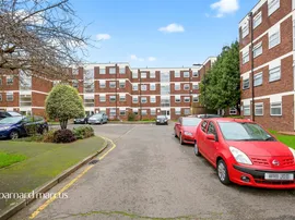 Oak Tree Close, London photo