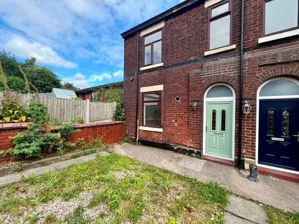 Lynton Terrace, Radcliffe, M26