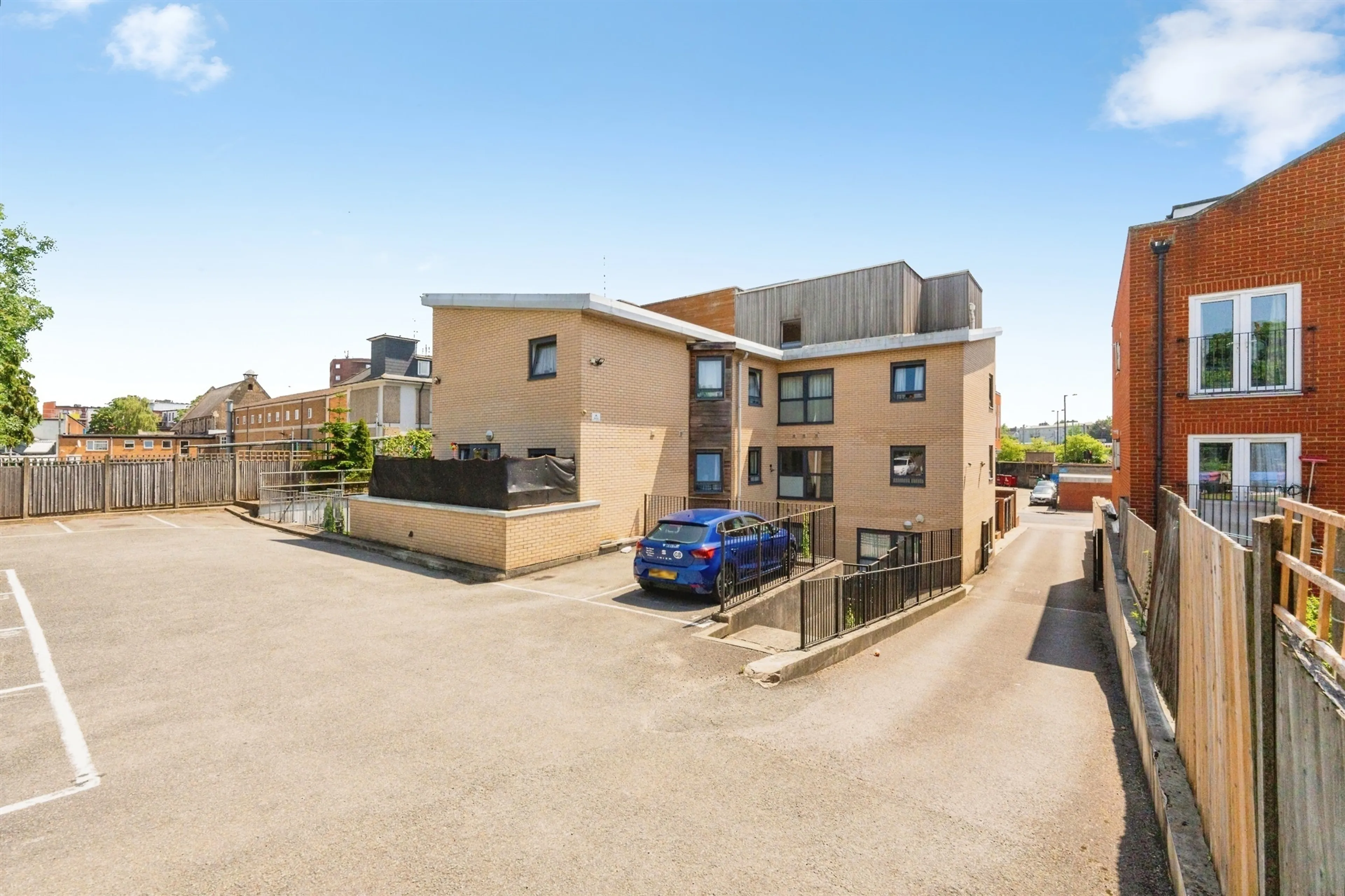 Property photo 0