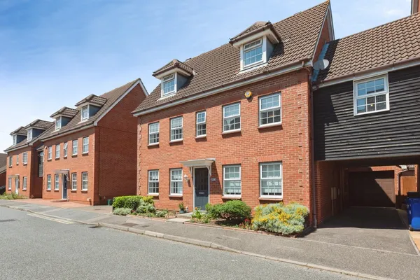 Harper Close, Chafford Hundred, Grays...