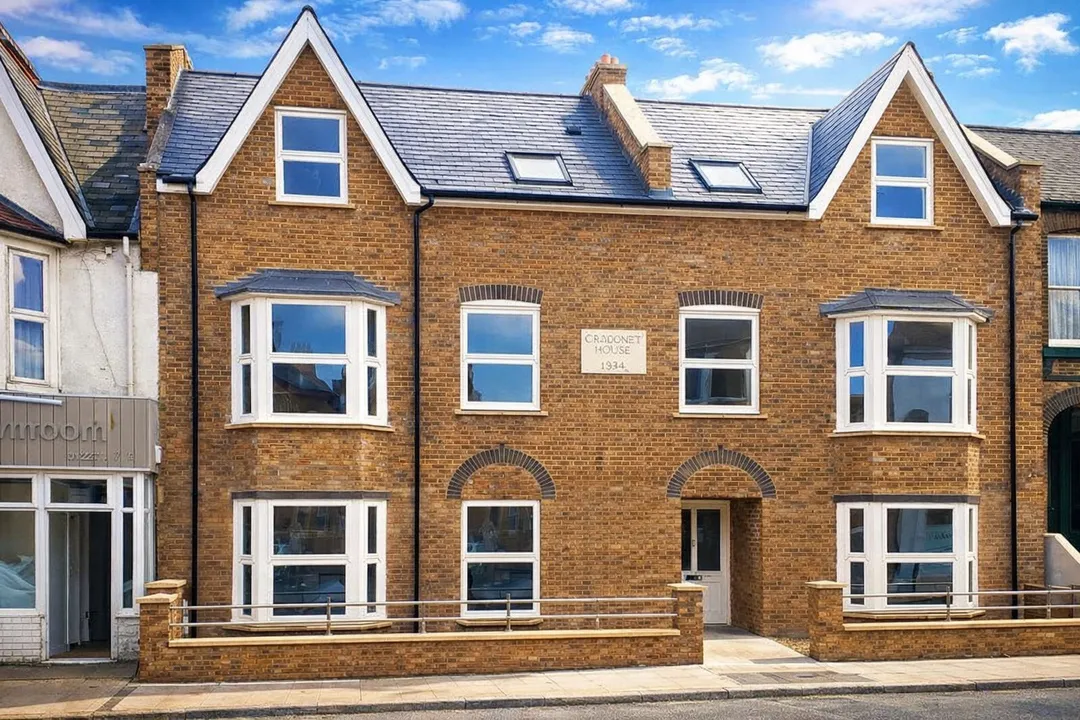 https://mr0.homeflow-assets.co.uk/files/photo/image/47742/7568/_x_/24017_rdhacb_1349189635_IMG_0.jpg