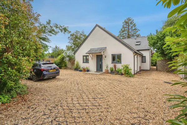Beach Road, Emsworth, Hampshire, PO10