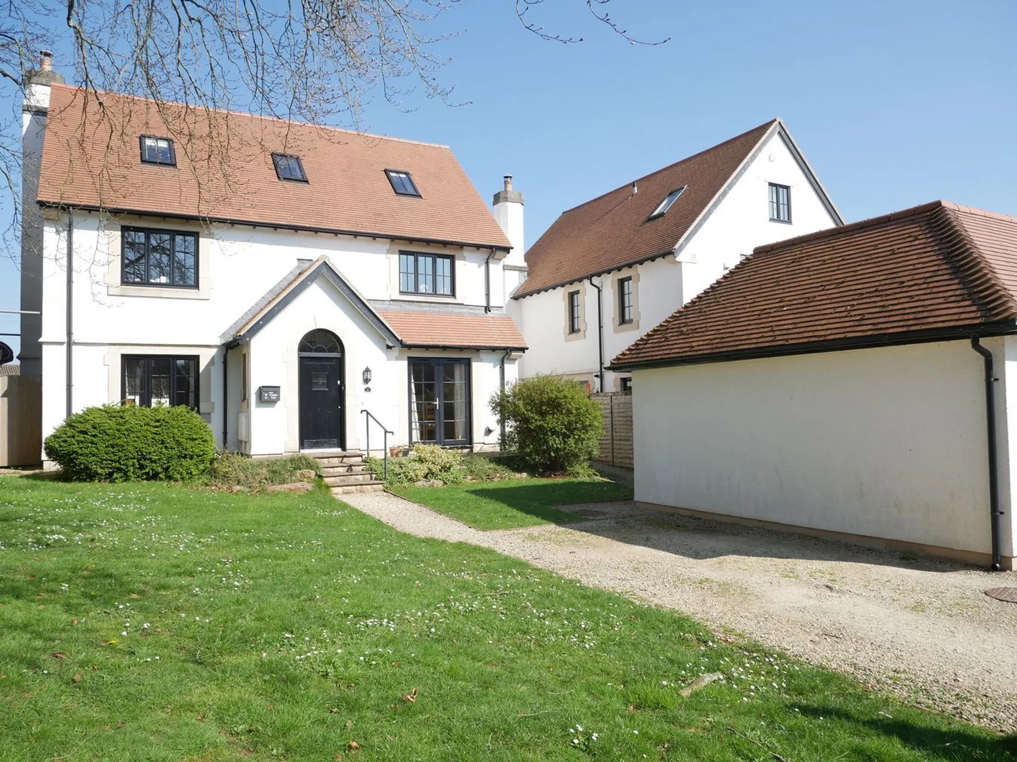 https://mr0.homeflow-assets.co.uk/files/photo/image/47743/9435/_x_/55003214.jpg