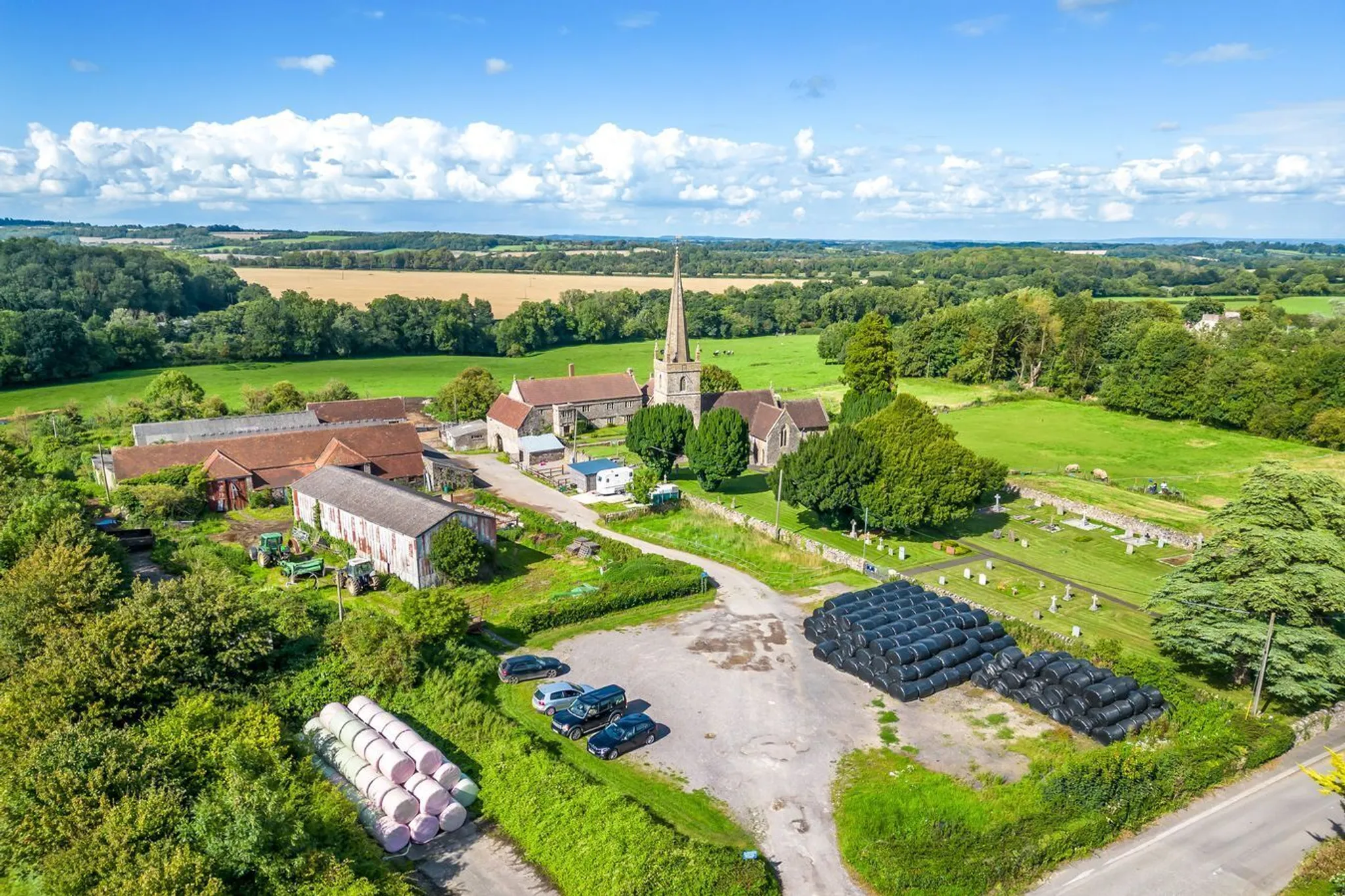 https://mr0.homeflow-assets.co.uk/files/photo/image/47744/0388/_x_/43485462.jpg