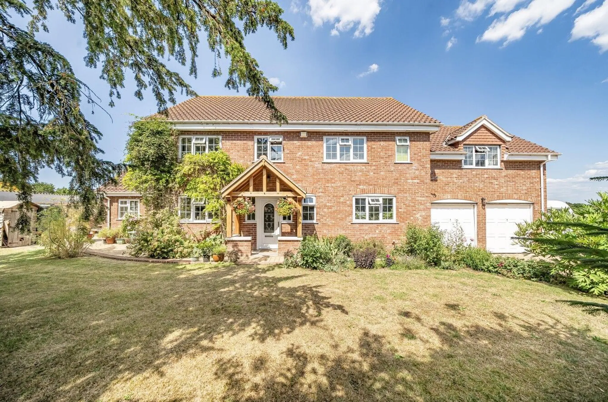 https://mr0.homeflow-assets.co.uk/files/photo/image/47744/0756/_x_/50701918.jpg