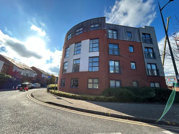 Clearwater Drive, Didsbury Point, M20...