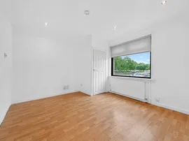 Bogleshole Road, Cambuslang, Glasgow thumb 3
