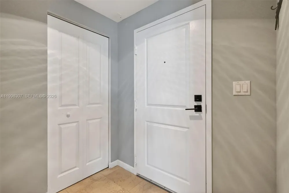 7910 Harbor Island Dr, North Bay Village, FL 33141