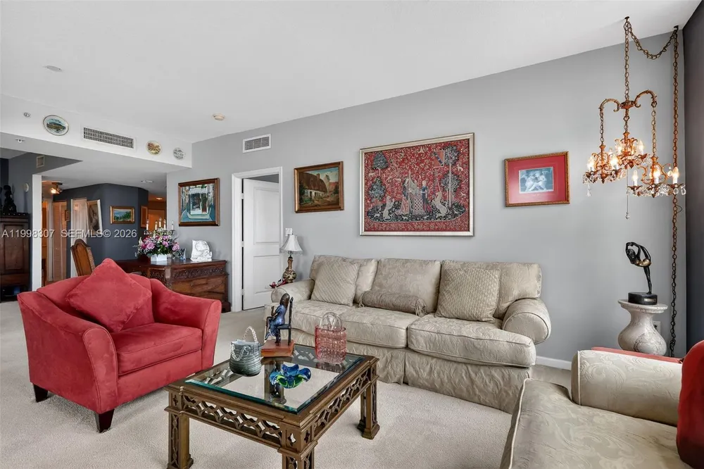 7910 Harbor Island Dr, North Bay Village, FL 33141