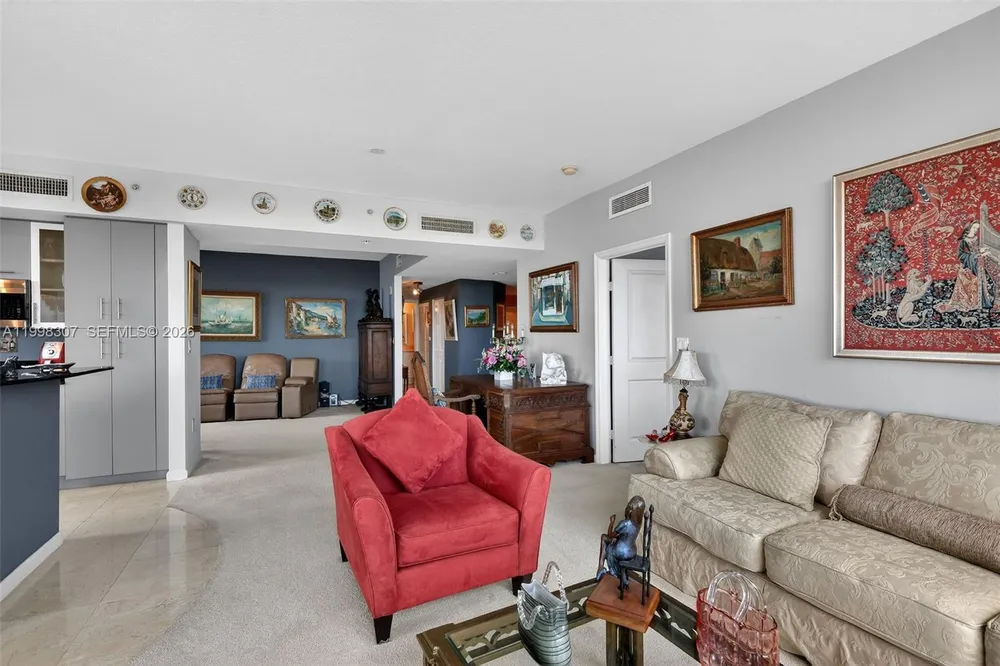 7910 Harbor Island Dr, North Bay Village, FL 33141