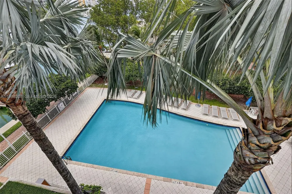 7910 Harbor Island Dr, North Bay Village, FL 33141