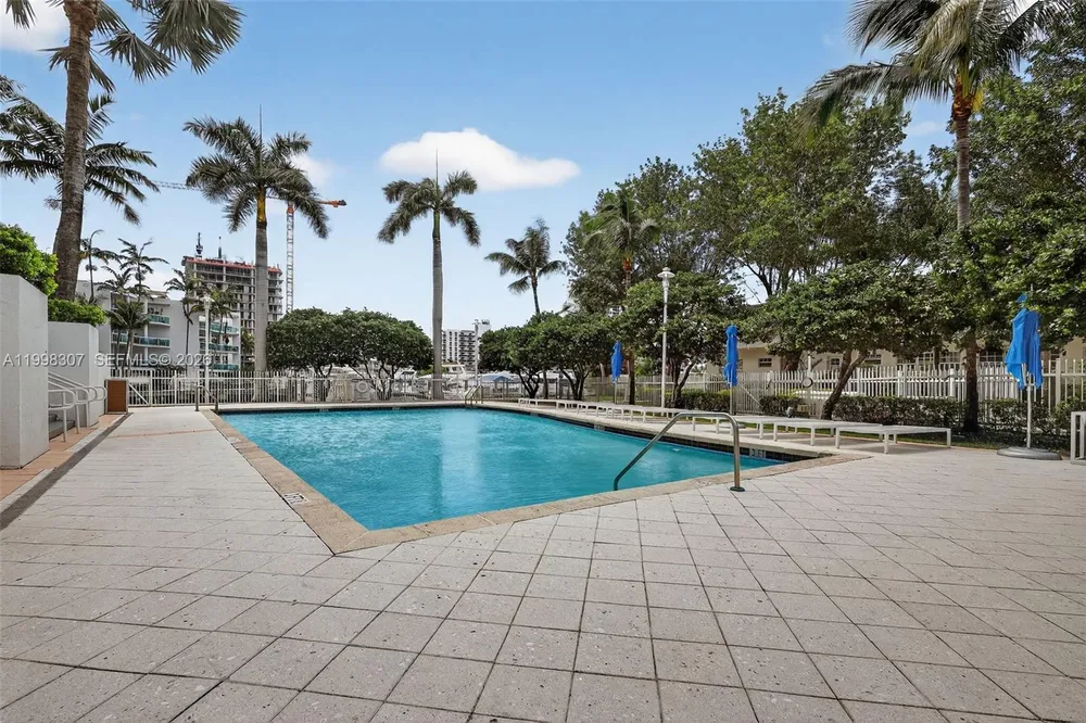 7910 Harbor Island Dr, North Bay Village, FL 33141