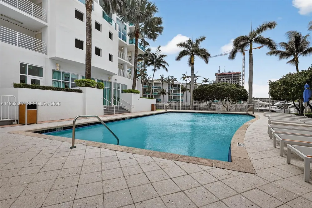 7910 Harbor Island Dr, North Bay Village, FL 33141