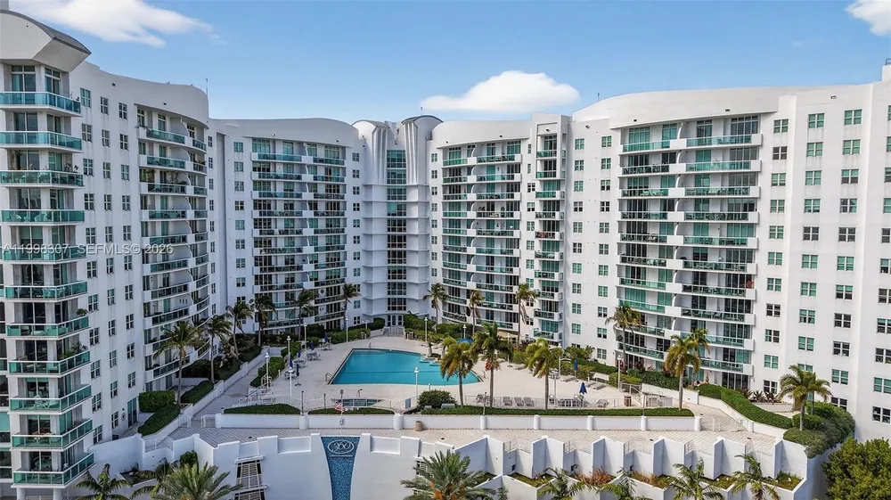 7910 Harbor Island Dr, North Bay Village, FL 33141