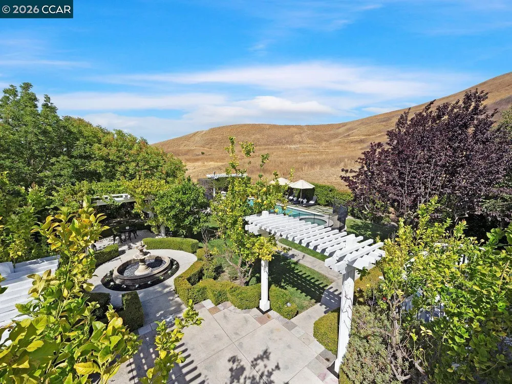3911 Deer Trail Ln, Danville, CA 94506