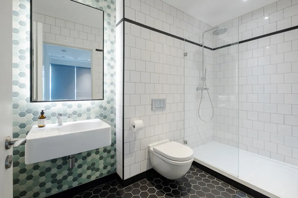 Botanic Square, London, E14 photo 10