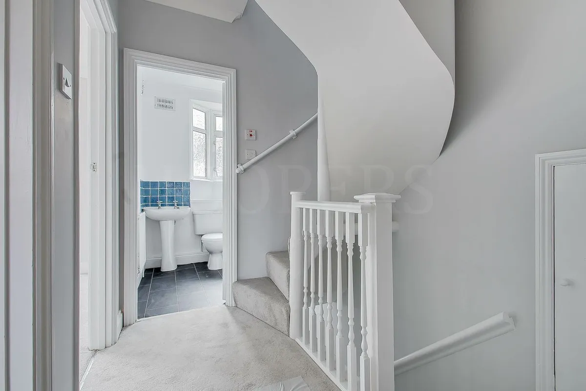 Southview Avenue, London, NW10