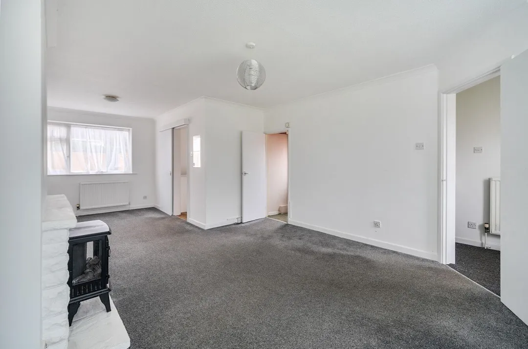 https://mr0.homeflow-assets.co.uk/files/photo/image/47750/3457/_x_/54131202.jpg