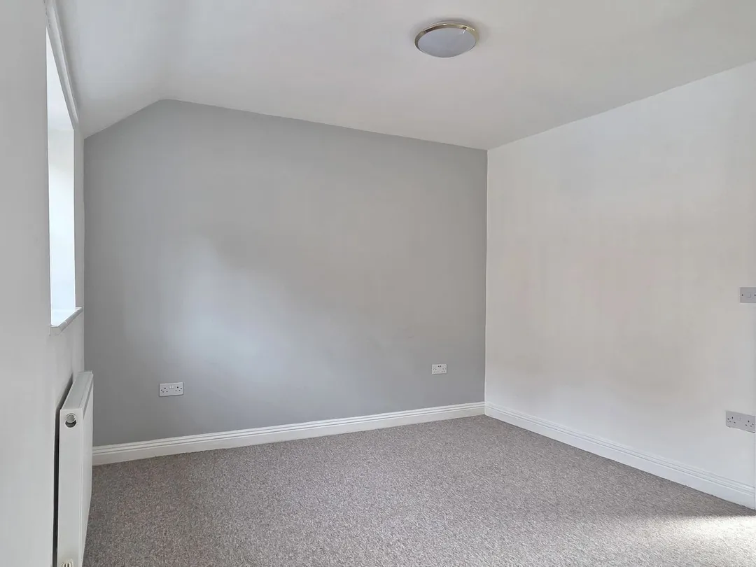 https://mr0.homeflow-assets.co.uk/files/photo/image/47750/5277/_x_/57965314.jpg