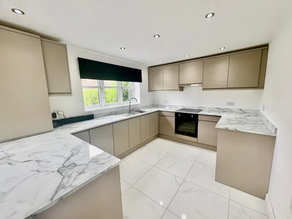 Thorold Close, Clifton