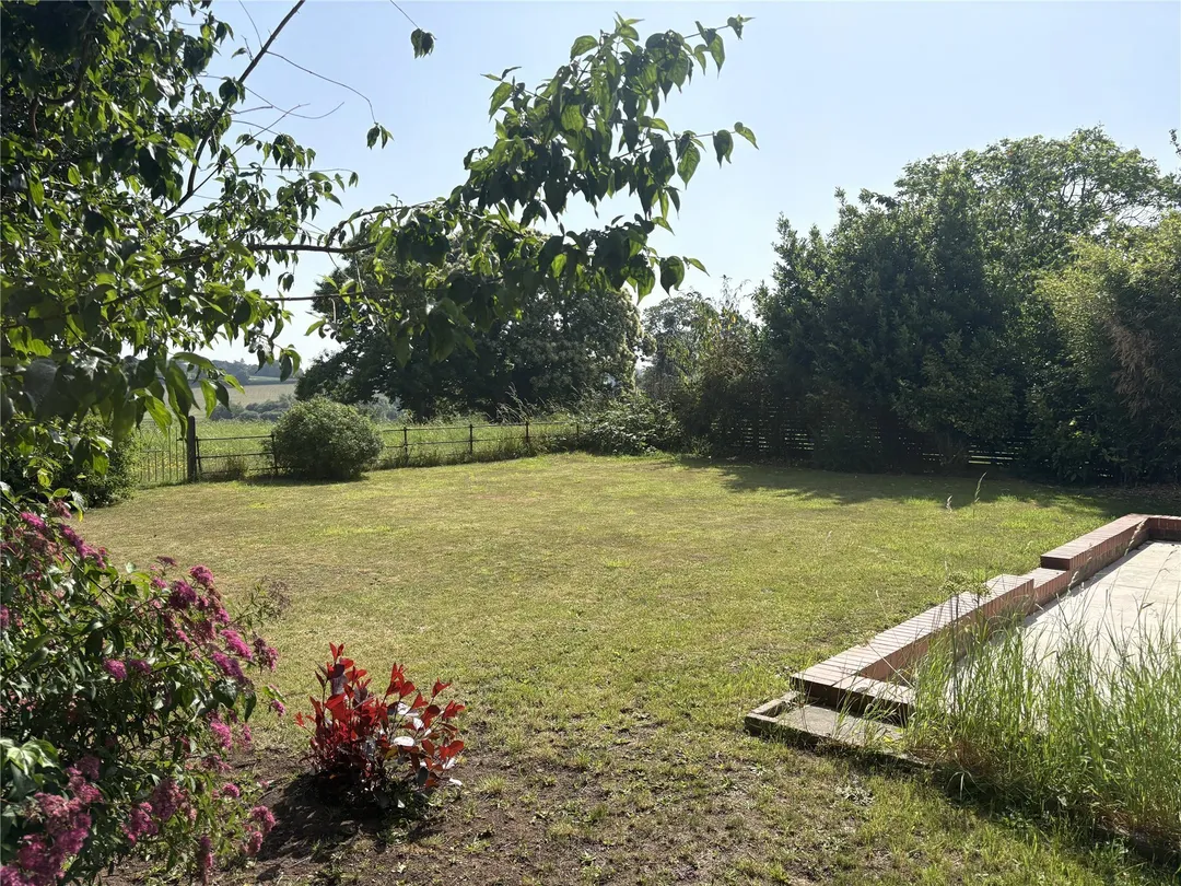 https://mr0.homeflow-assets.co.uk/files/photo/image/47751/6607/_x_/TOP260109_37.jpg
