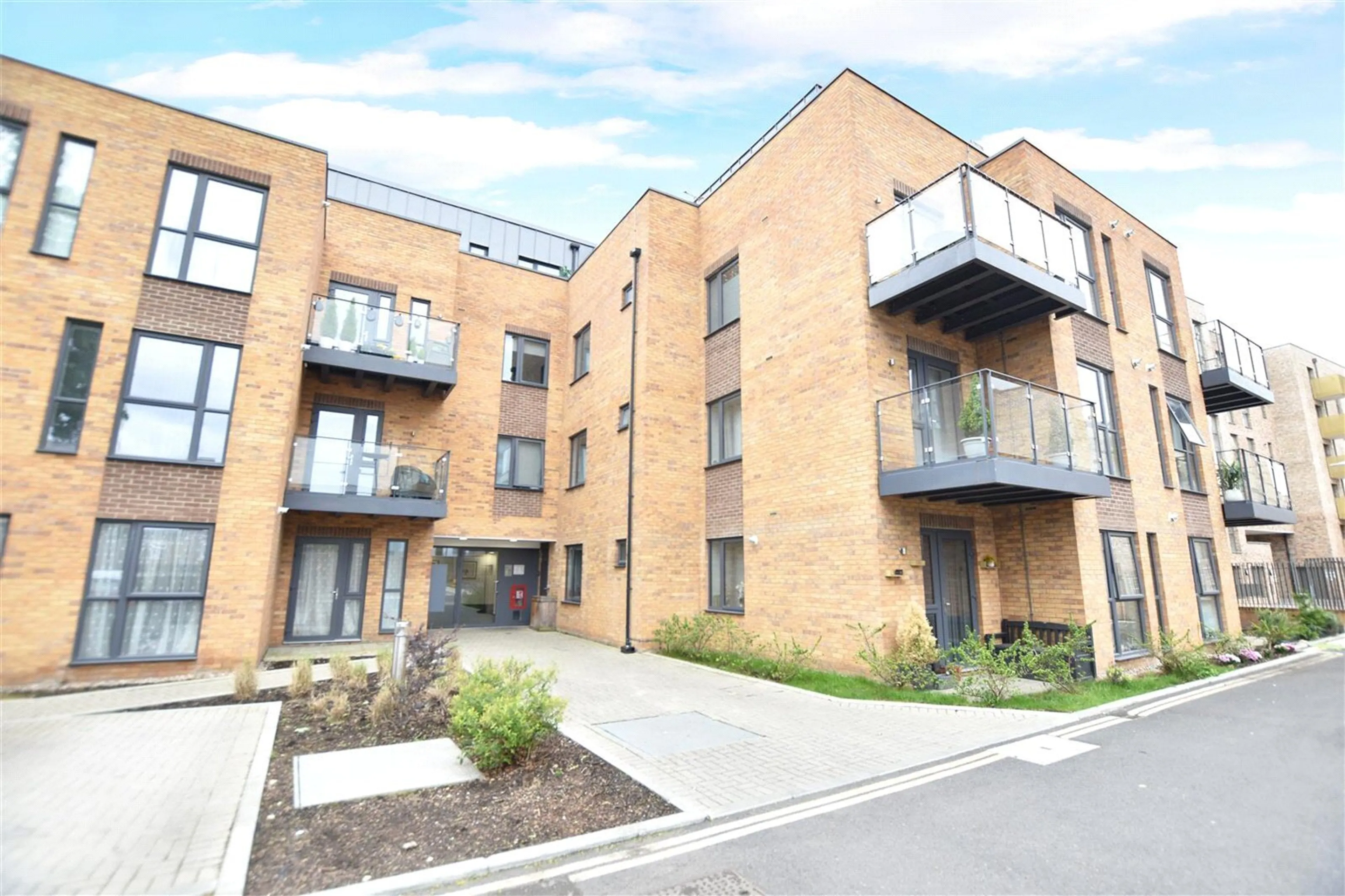 Property at Dominion Court, 763 London Road, Hounslow, TW3