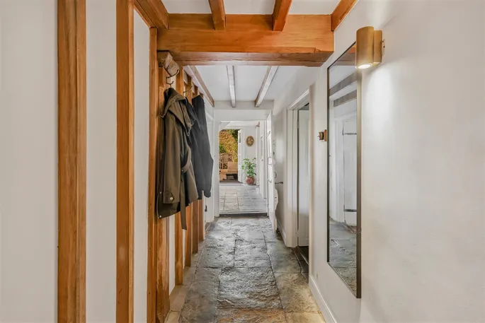 Property carousel image 13