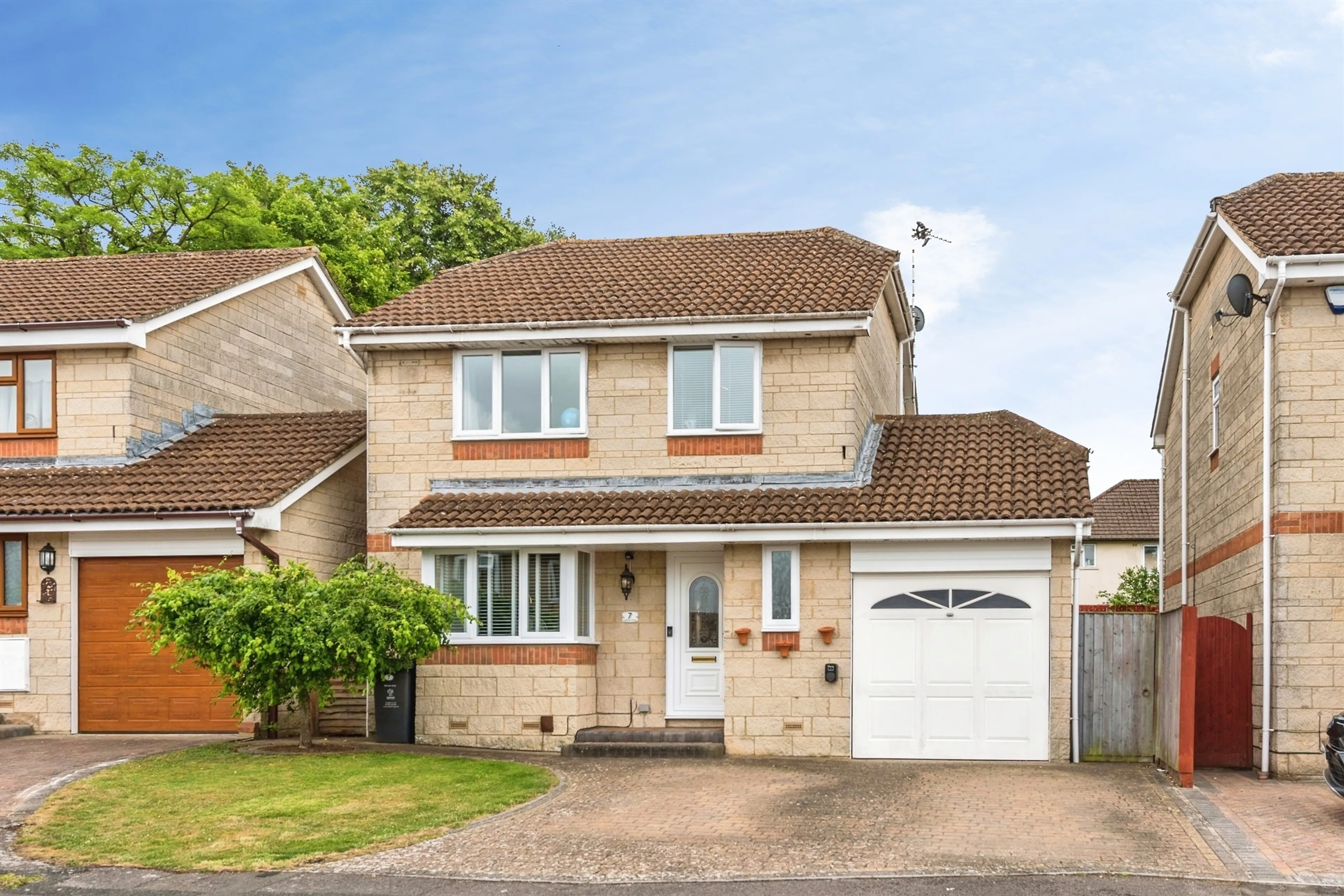 Property photo 0