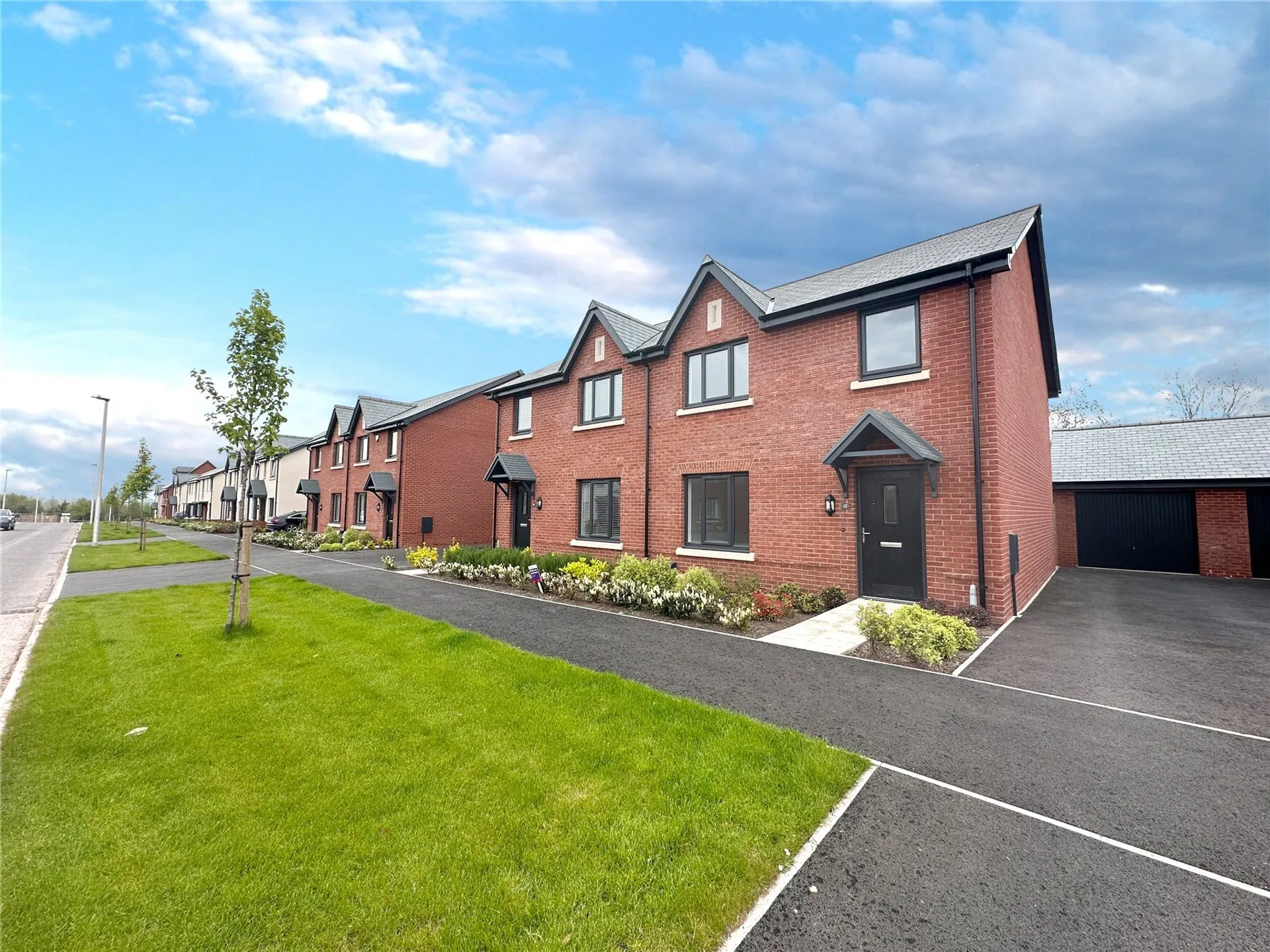 Property photo top 0