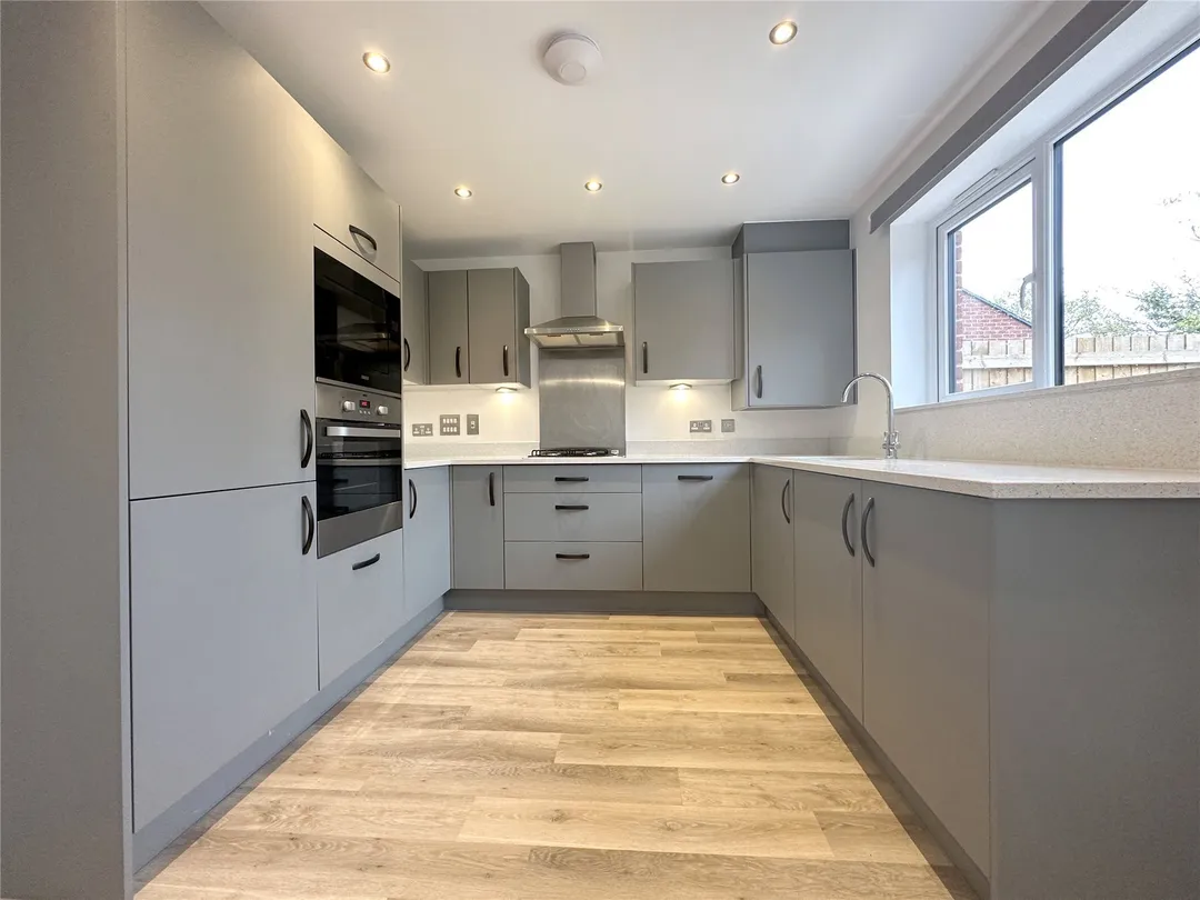 https://mr0.homeflow-assets.co.uk/files/photo/image/47752/0791/_x_/OCL220048_19.jpg