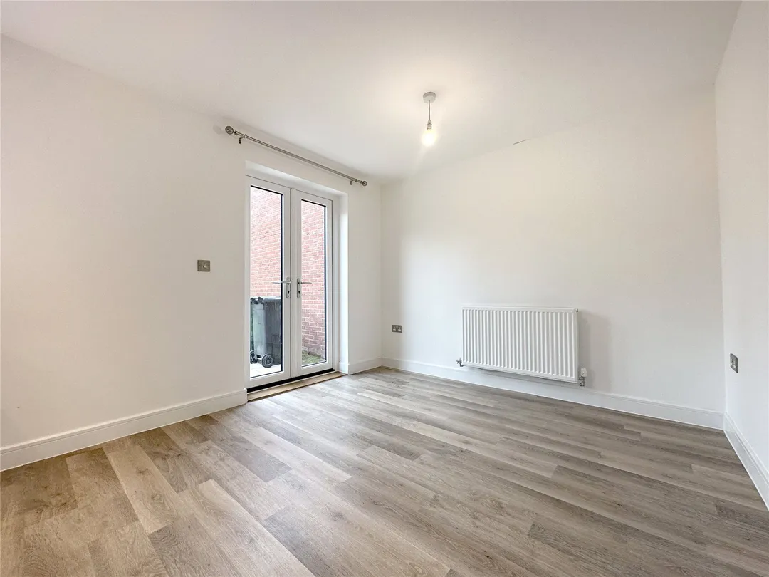 https://mr0.homeflow-assets.co.uk/files/photo/image/47752/0794/_x_/OCL220048_17.jpg