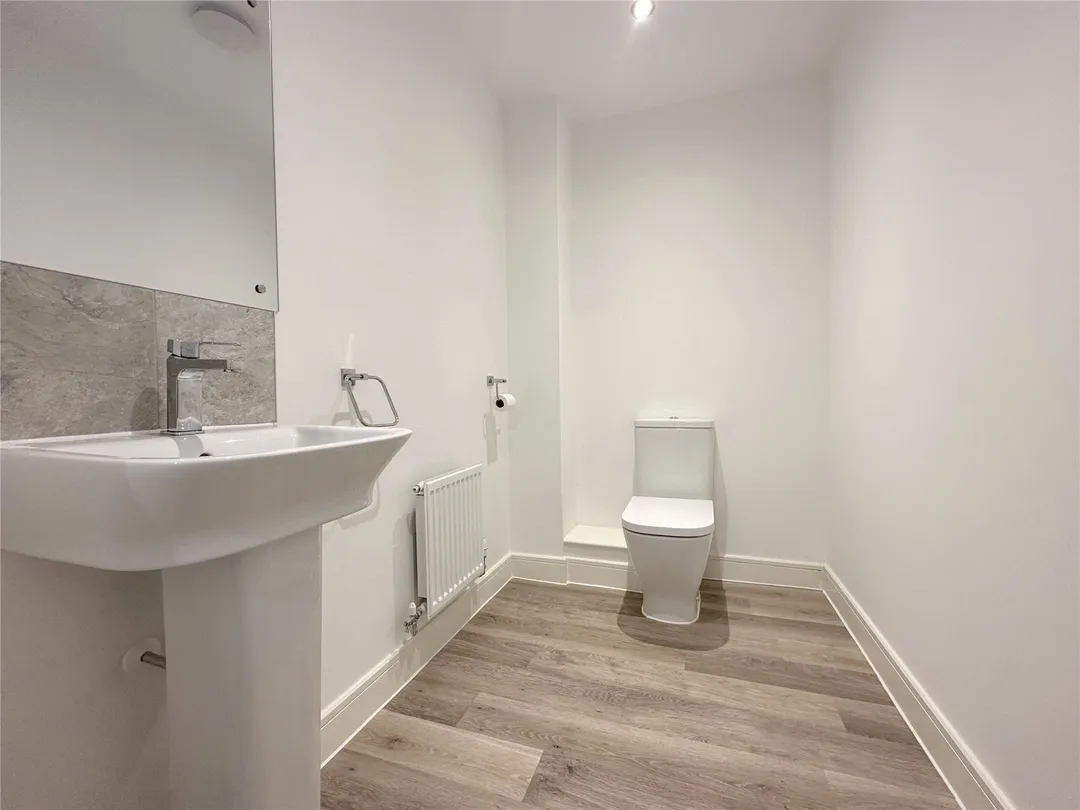 https://mr0.homeflow-assets.co.uk/files/photo/image/47752/0798/_x_/OCL220048_16.jpg