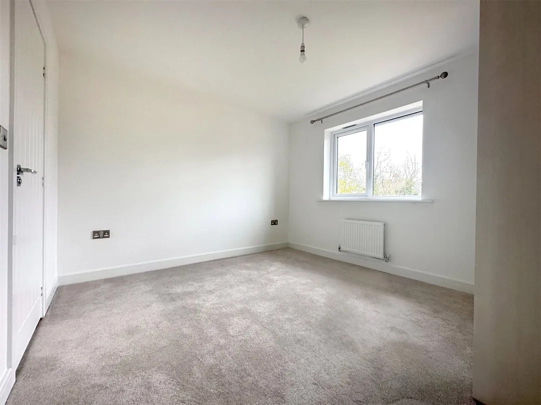 https://mr0.homeflow-assets.co.uk/files/photo/image/47752/0800/_x_/OCL220048_27.jpg