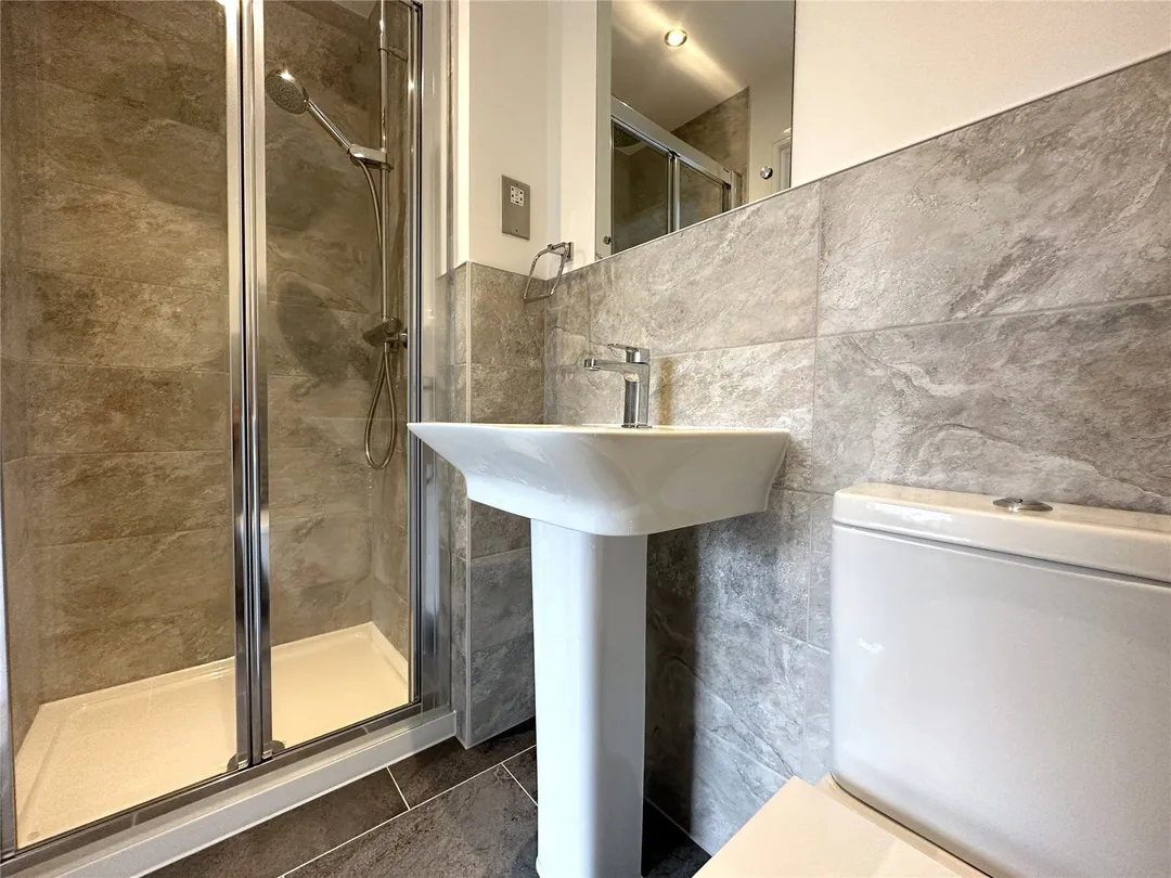 https://mr0.homeflow-assets.co.uk/files/photo/image/47752/0803/_x_/OCL220048_24.jpg