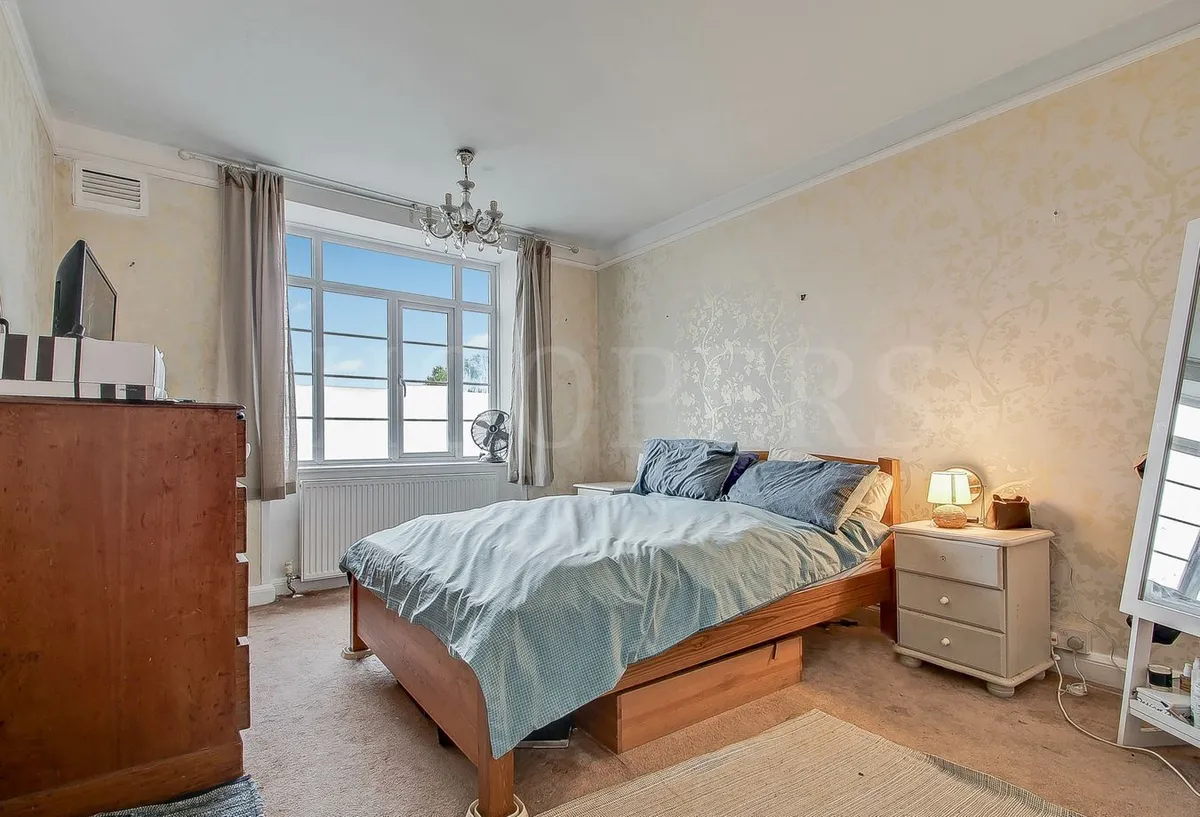 Dollis Hill Lane, London, NW2