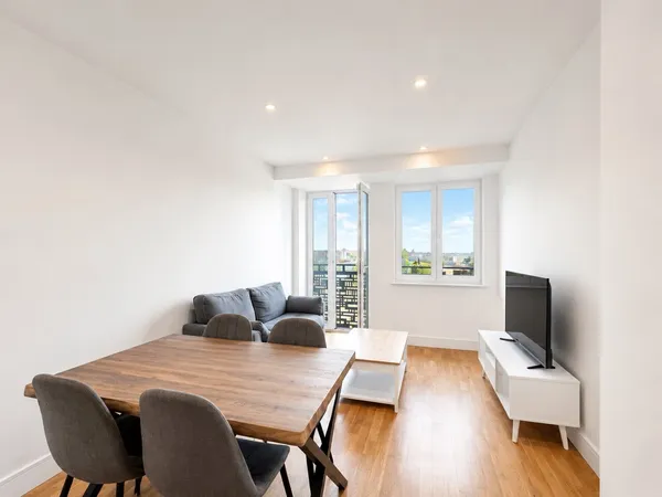 Burlington House, Waltham Cross, EN8