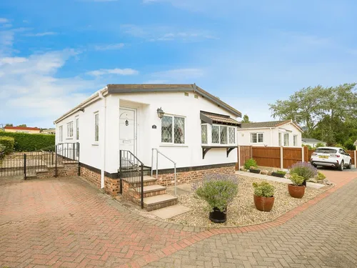 Orchard Park, Elton, Chesterphoto