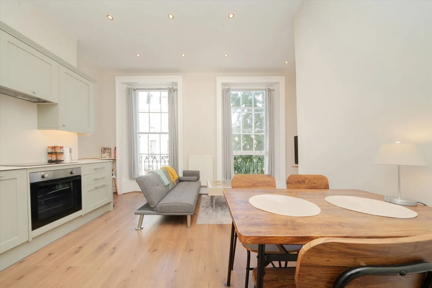 Warwick Way, London, SW1V photo 3