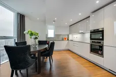 Nine Elms Point, 50 Wandsworth Road London SW8 photo 2
