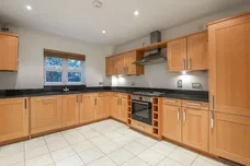 Devenish Road, Sunningdale SL5 photo 3