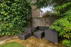 Mulberry Way, Ashtead KT21 photo 2