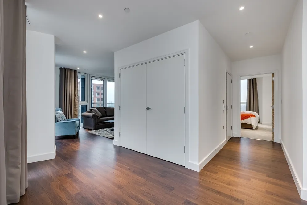 Nine Elms Point, 50 Wandsworth Road London SW8 photo 4