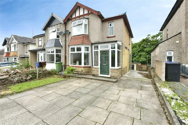 Lancaster Gate, Nelson, Lancashire, BB9