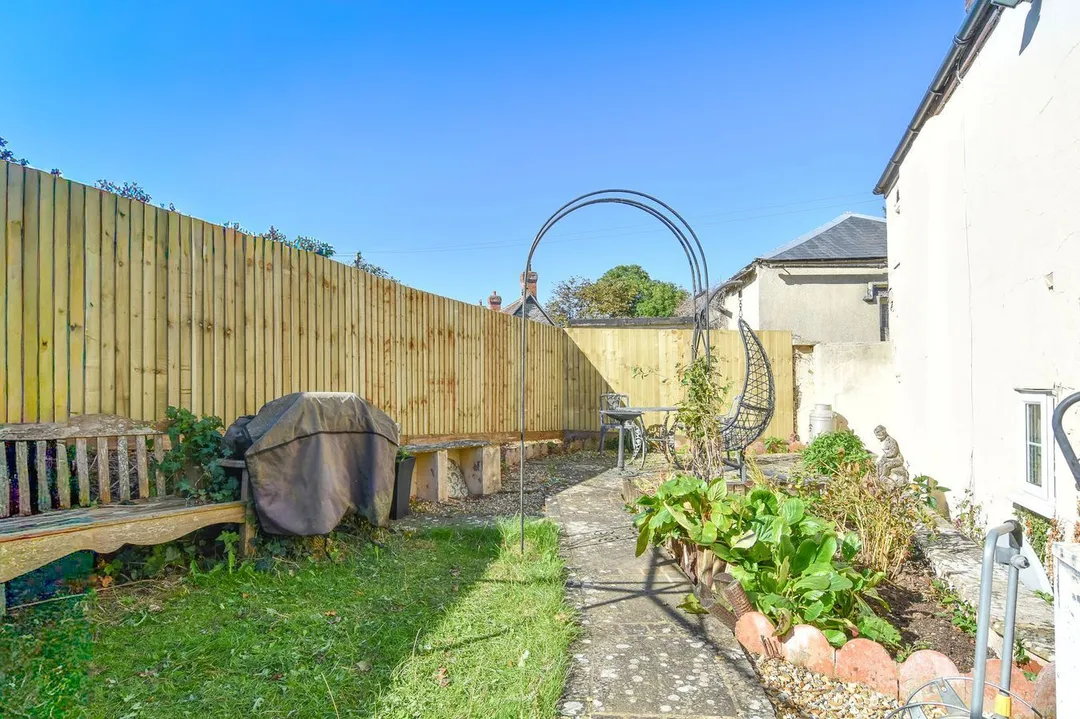 https://mr0.homeflow-assets.co.uk/files/photo/image/47754/3044/_x_/52253362.jpg