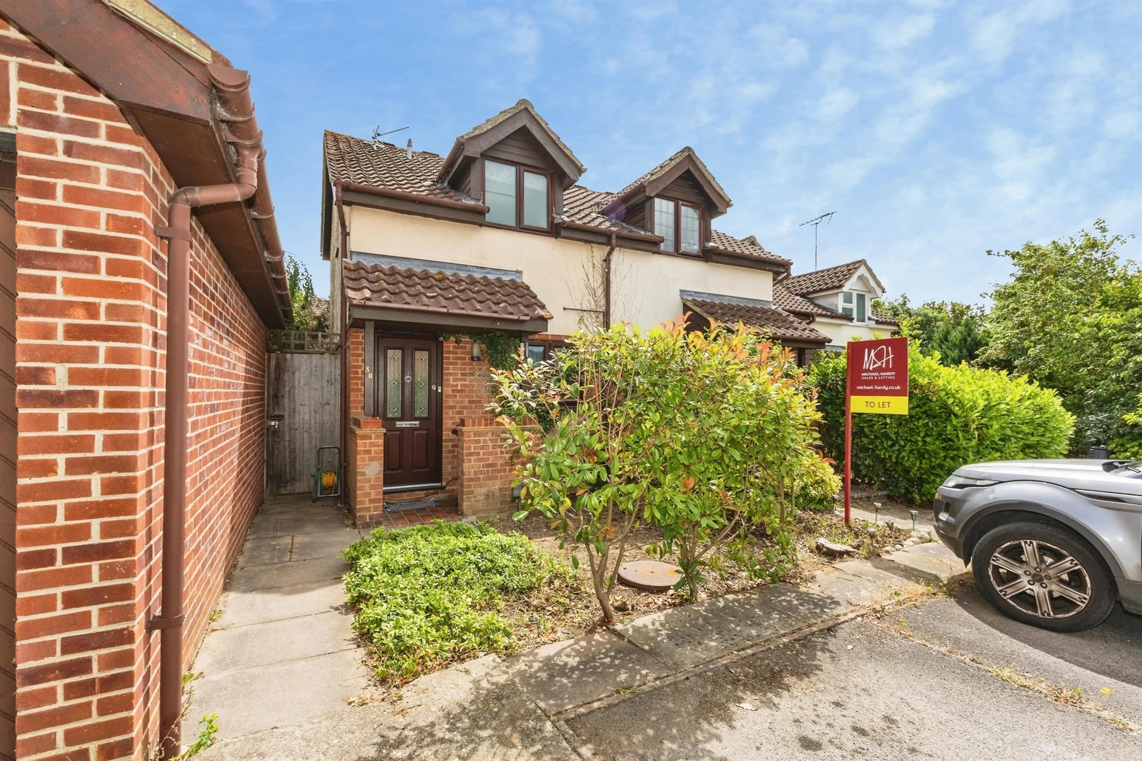 Property at Hilmanton, Lower Earley, READING