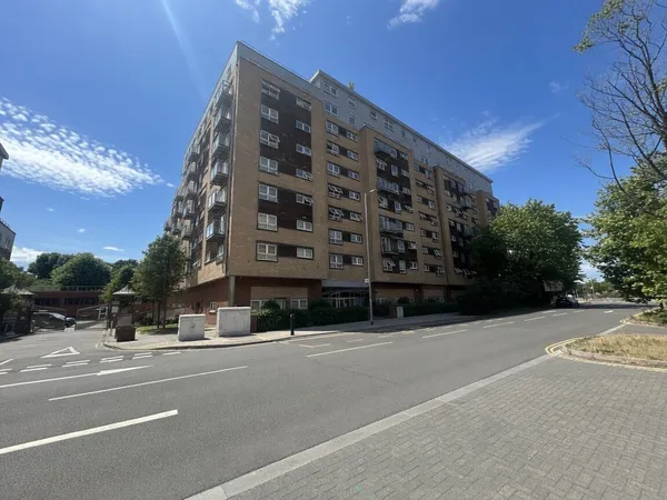 Cherrydown East, Morello Quarter, Bas...